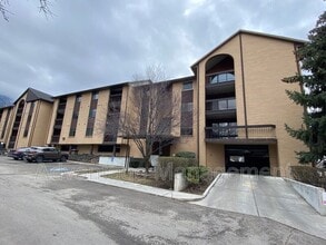 Building Photo - 2244 N Canyon Rd