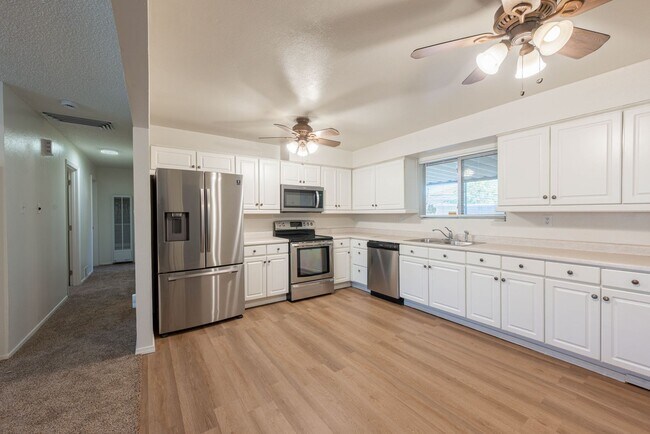 Foto del edificio - Brick Westside 2/bd 1/ba