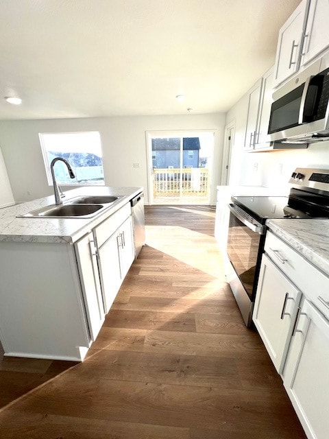 Island, Dishwasher, Pantry - 478 Lennox Blvd