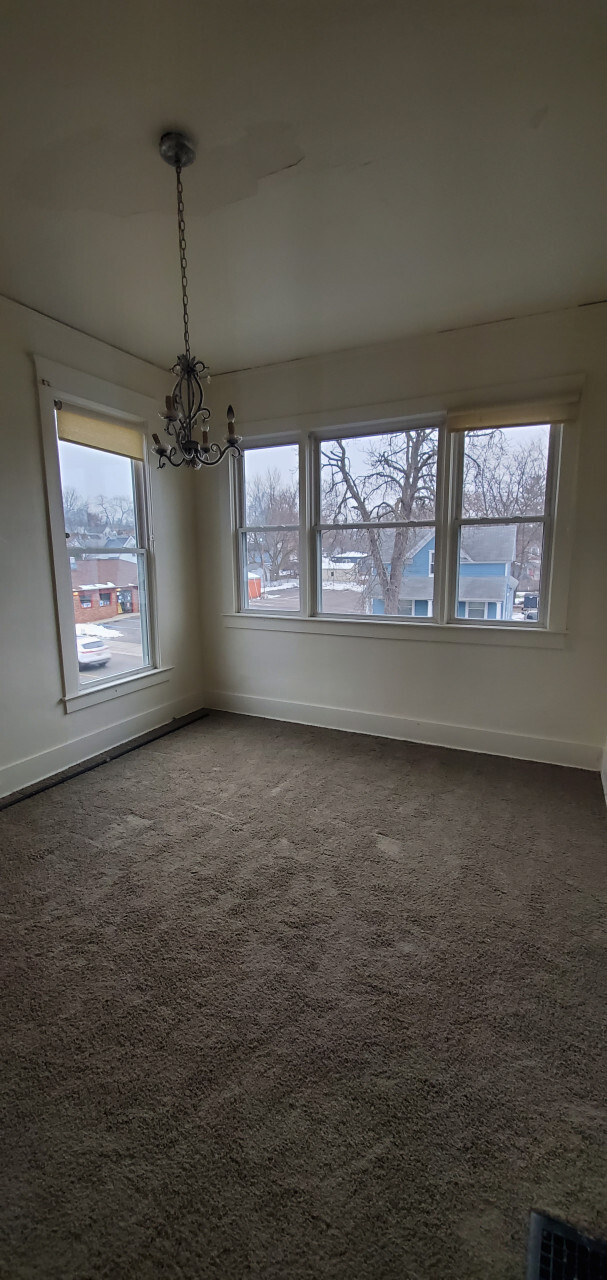Foto del edificio - 1136 Leonard Ave NW