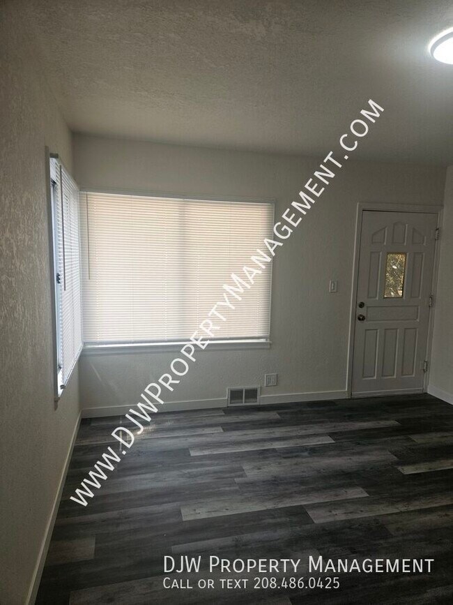 Foto del edificio - 1316 N 8th St