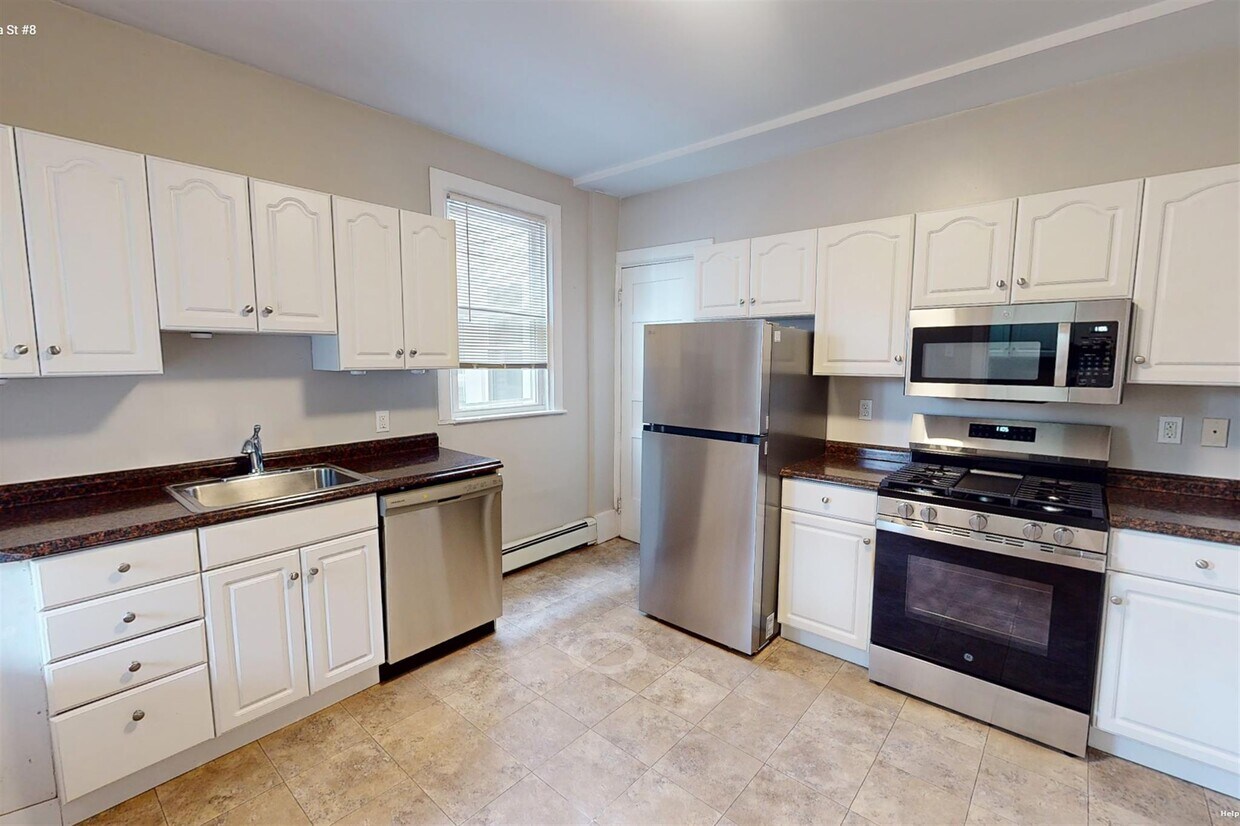 Foto principal - 63 Dana St