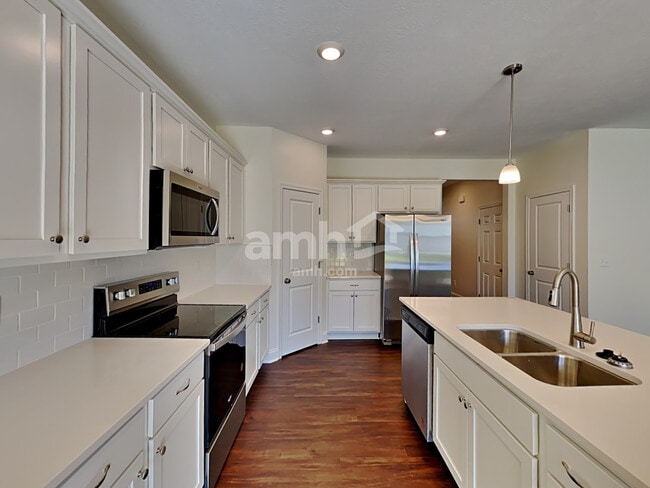 Building Photo - 8081 Minnow Trl