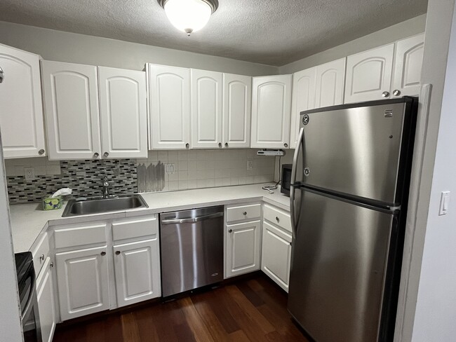 Building Photo - 383 Langley Rd