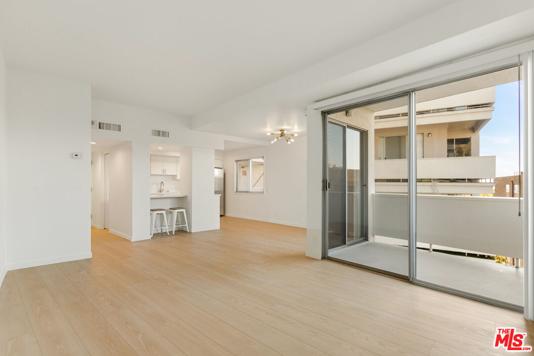Foto principal - 7250 Franklin Ave