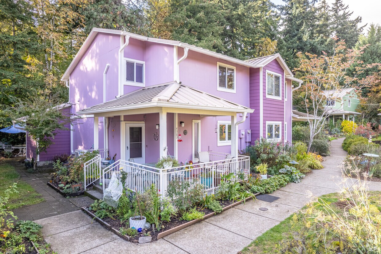 Primary Photo - Cascadia Commons