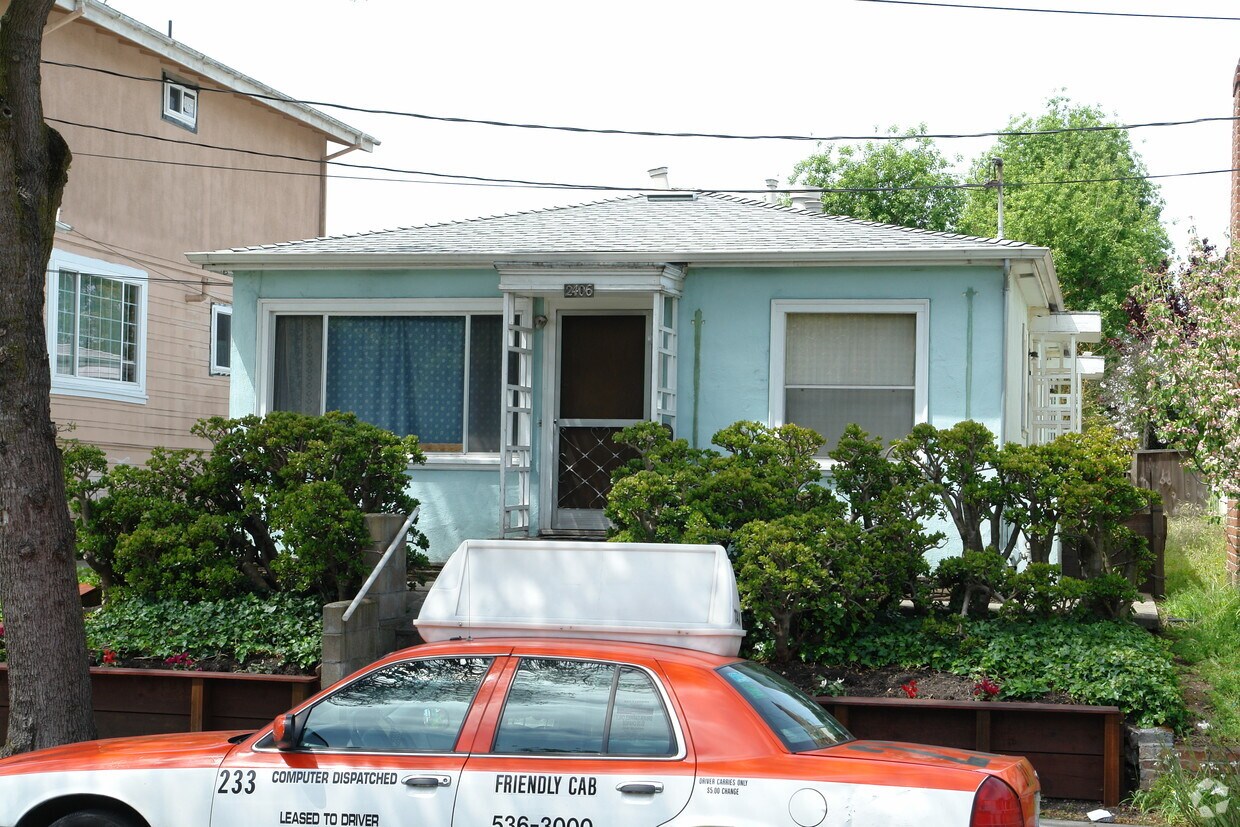 Foto del edificio - 2406-2408 Sacramento St