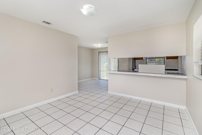 Building Photo - 3648 Tomlin Dr
