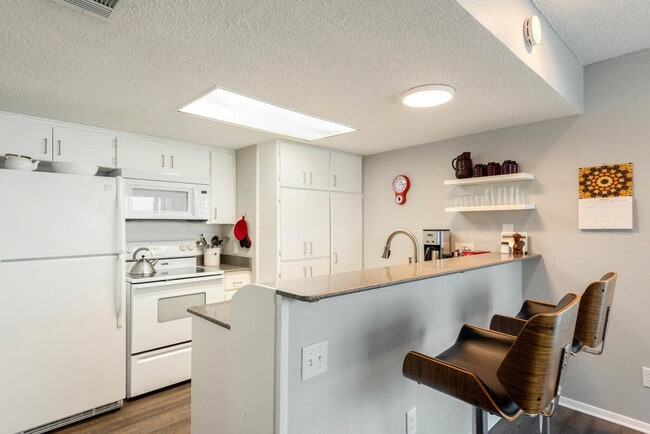 Building Photo - 2205 Spring Creek Dr