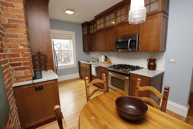 Foto del edificio - 919 Beacon St