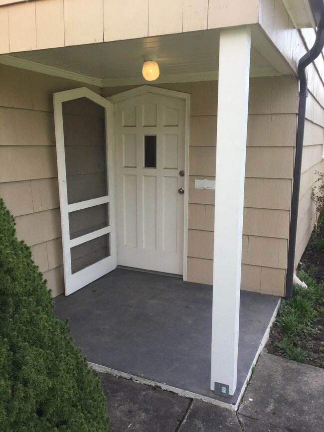 Foto del edificio - 1010 E 2nd St