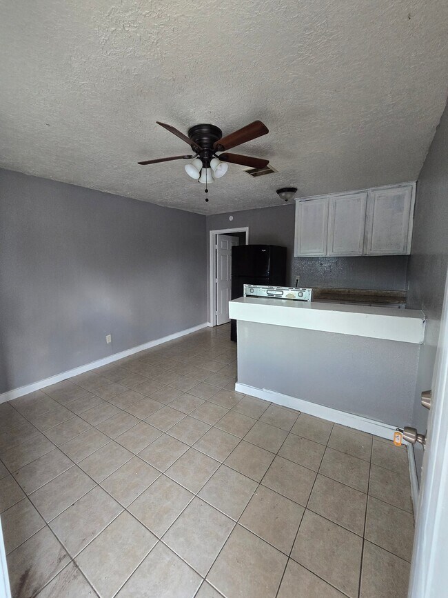 Foto del edificio - 4820 Oak Ave