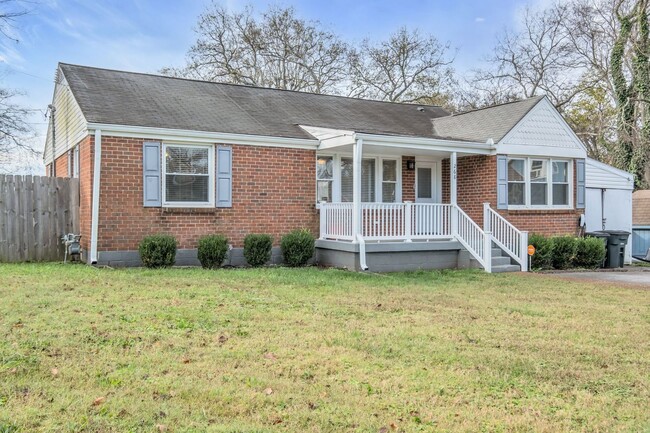 Building Photo - East Nashville home with EV Charger!