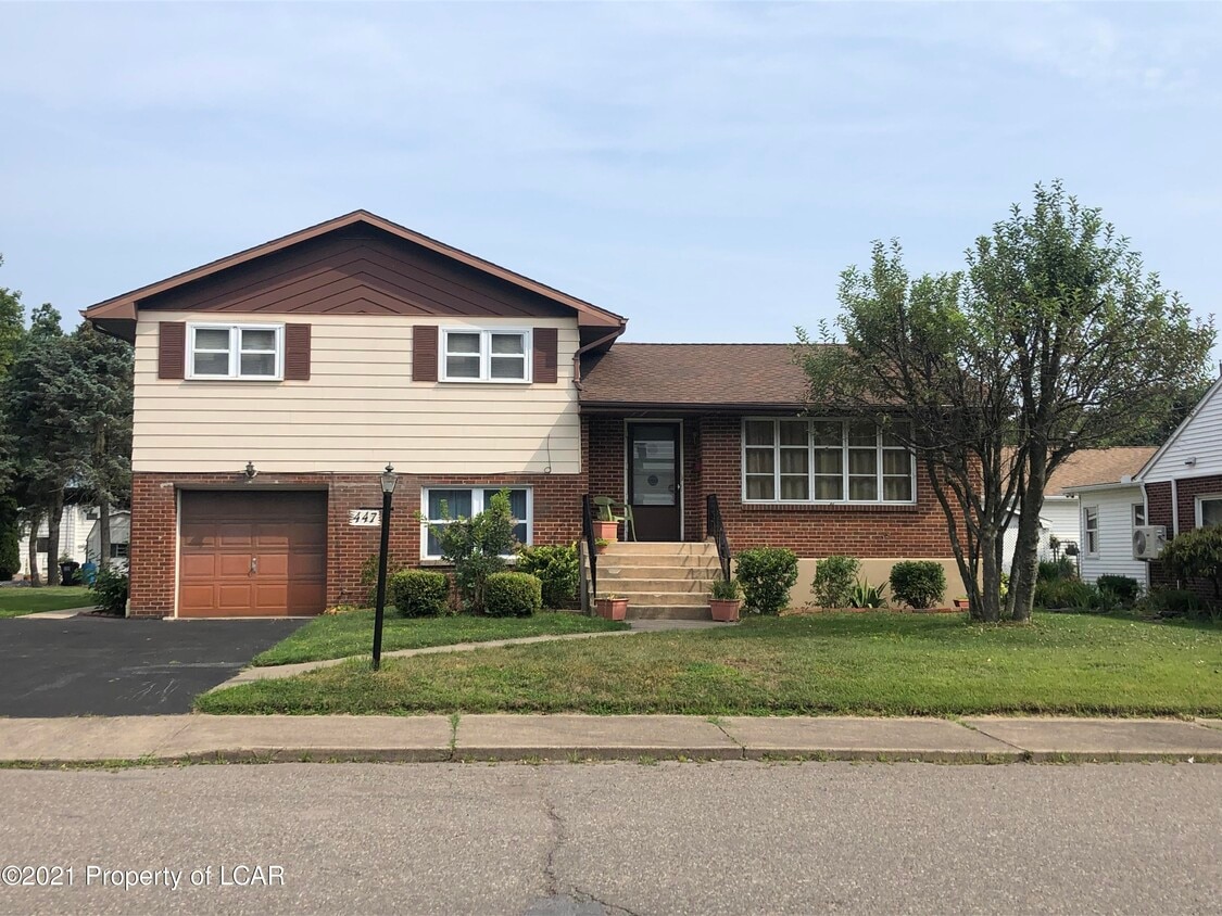 447 Kiefer Ave, Hazleton, PA 18201 House Rental in Hazleton, PA