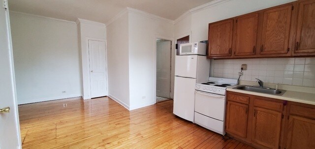 Building Photo - 20 E Goethe St