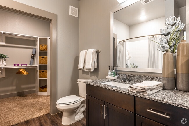 1BR, 1BA - Bathroom - Discovery Park