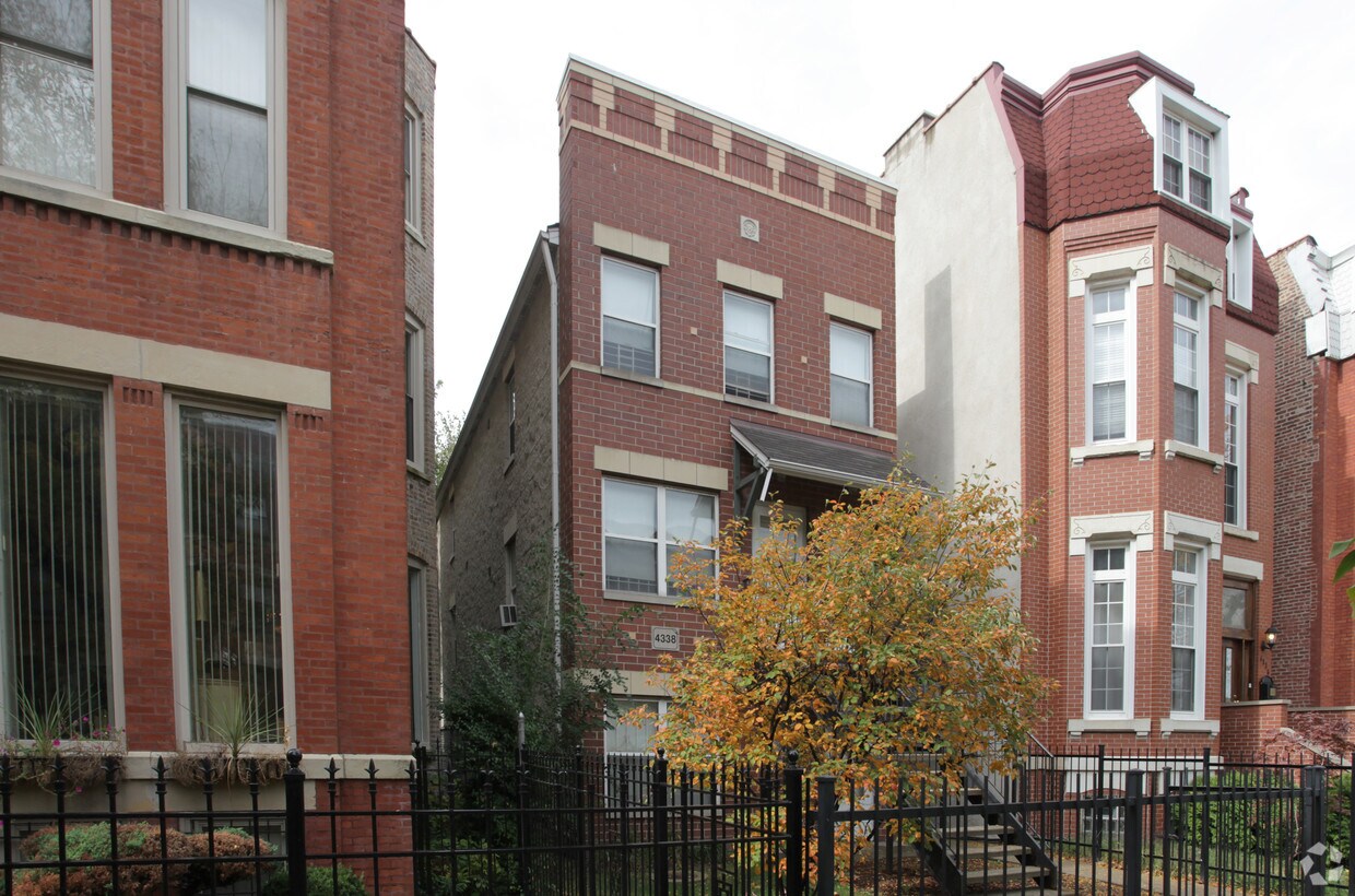4338 S Greenwood Ave, Chicago, IL 60653 Apartments in Chicago, IL