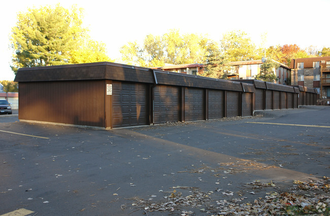 Garages - Amberwood Place