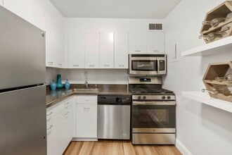 Building Photo - 1353 N Lake Shore Dr