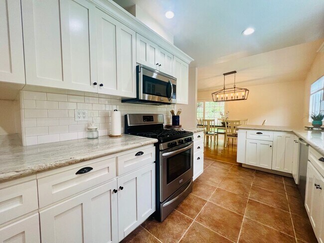 Building Photo - 5309 Lockhurst Dr