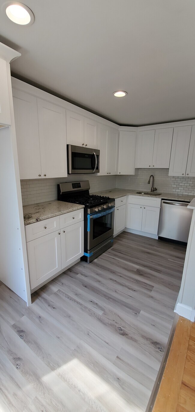 Foto del edificio - 717 Surrey Ln