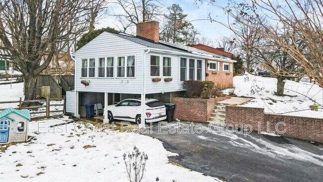 Foto del edificio - 17712 Crest Dr