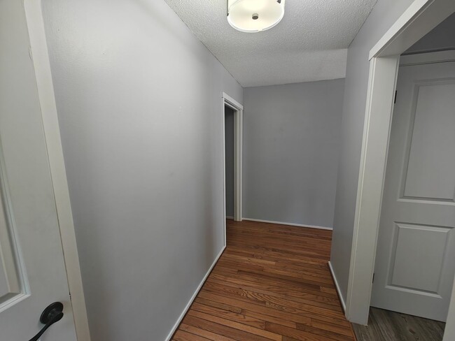 Building Photo - 351 Heritage Vlg