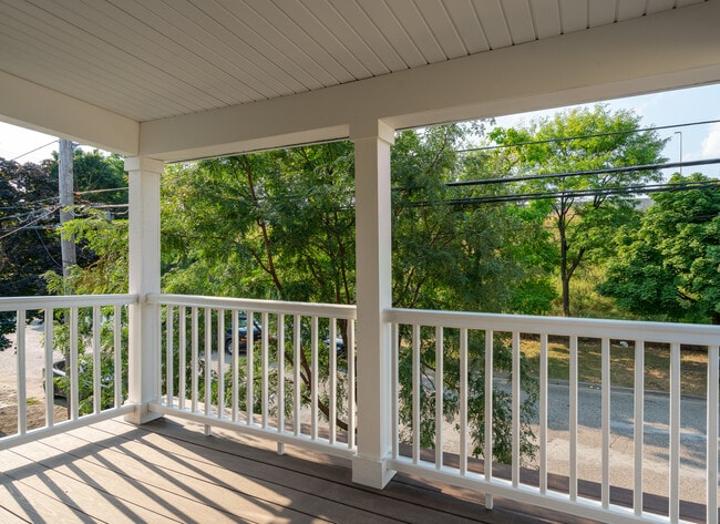 Building Photo - 625 3rd st #2