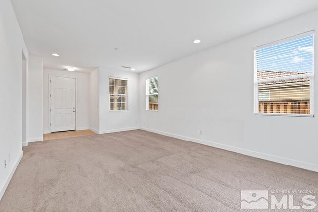 Building Photo - 365 Pesaro Way