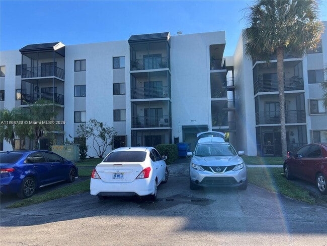 Building Photo - 3720 N Pine Island Rd