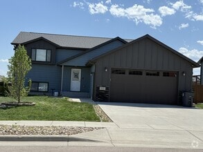 Building Photo - 533 Mace Dr