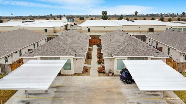 Foto del edificio - 19 Nightingale Ct