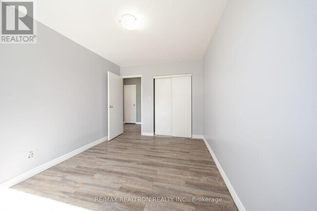 Photo du bâtiment - 799 Robinson St