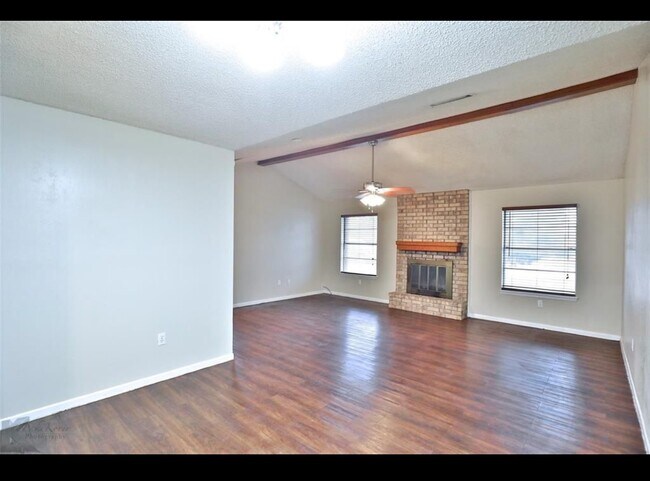 Building Photo - 310 Somerset Pl