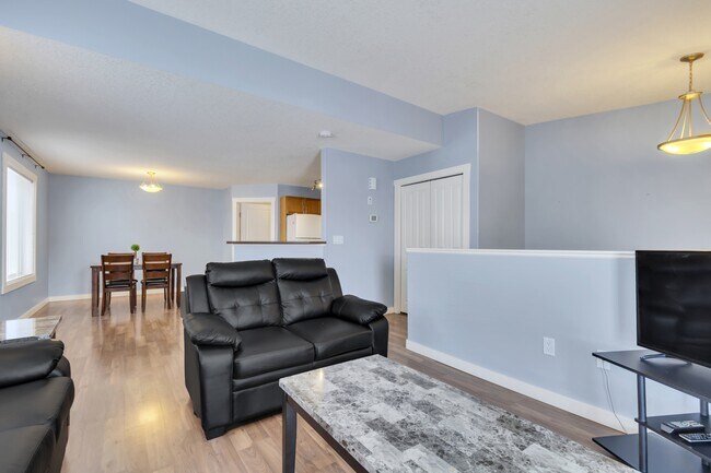 Photo du bâtiment - 9230 93 Ave