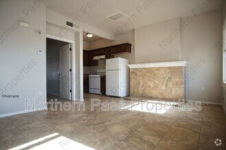 Building Photo - 1100 Cedar St