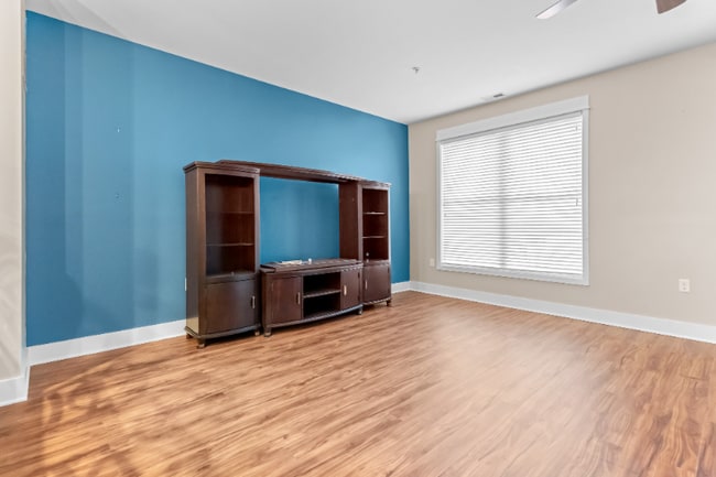 Foto del edificio - 9905 Bay Ct Ln