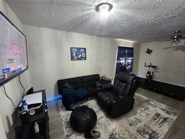 Building Photo - 15922 Tammany Ln