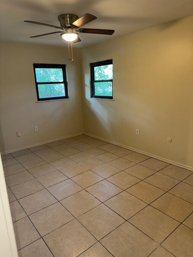 Foto del edificio - 6749 Perimeter Dr