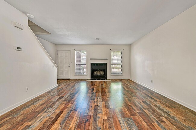 Foto del edificio - 7007 Oak Ct
