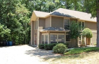 Building Photo - 3045 Steeplechase Dr
