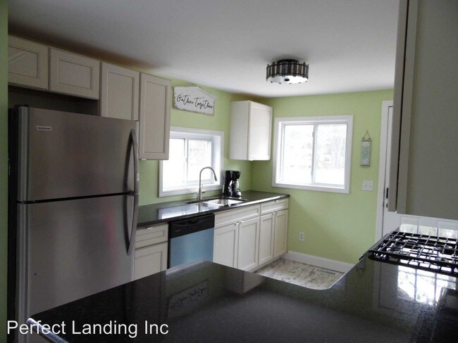 Building Photo - 3 br, 1 bath House - 1493 N. US 23