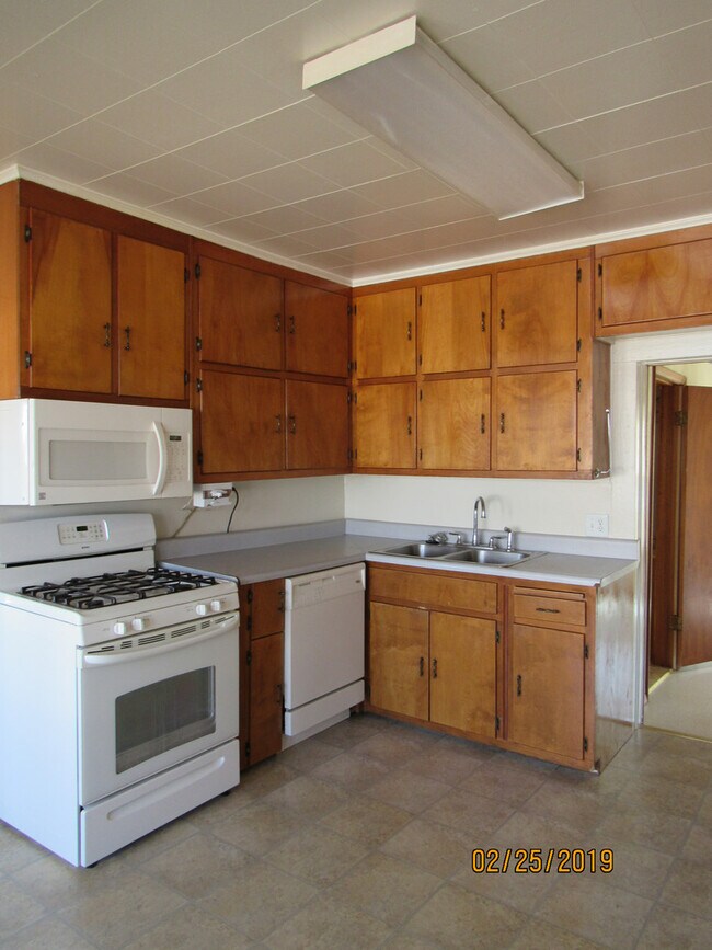 Foto del edificio - Great location!  2br house with detached g...
