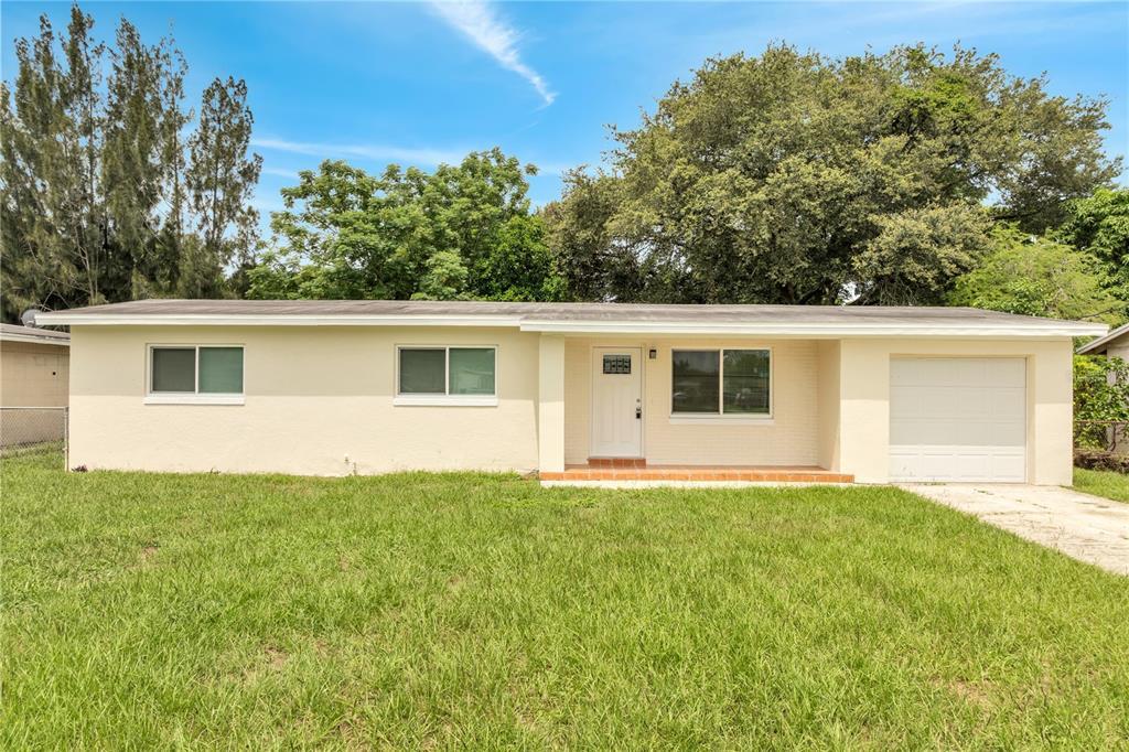 Foto principal - 1040 San Luis Dr
