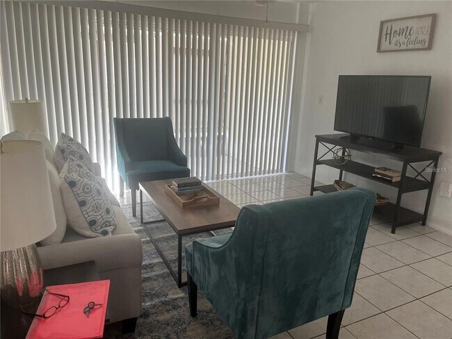 Foto del edificio - 8602 Champlain Ct