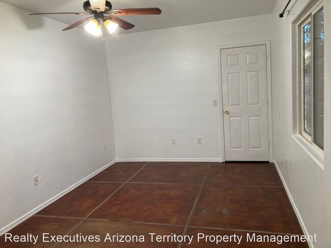Foto del edificio - 3 br, 2 bath House - 2931 N. Mitch Dr # 2 ...