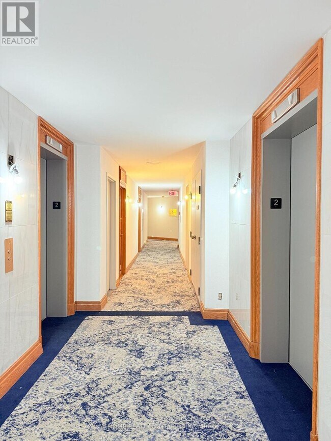 Photo du bâtiment - 24 Wellesley St W