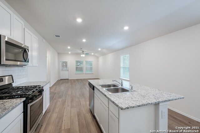 Foto del edificio - 3802 Claystone Canyon