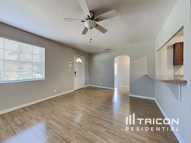 Foto del edificio - 2144 23rd Ave N