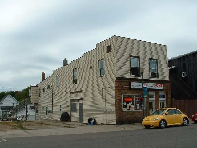 Building Photo - 206 E Superior St